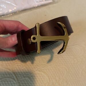 Vineyard Vines Brown Belt with Gold Anchor Buckle
